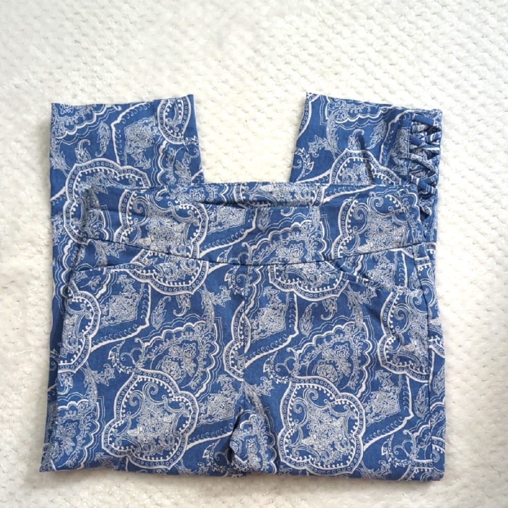 Chico's Blue and White Perfect Stretch Pants